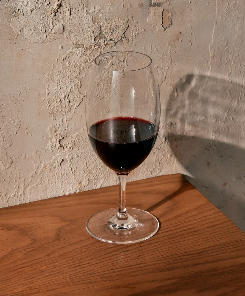 Plumm_Product_Images_PLUMM_Outdoors_-_Red_or_White_1110_x_1340_3__64647.webp