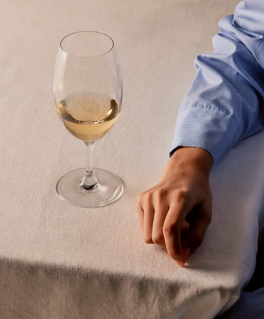 Plumm_Product_Images_PLUMM_Everyday_-_The_Red_or_White_Glass_1110_x_1340_2__06406.webp